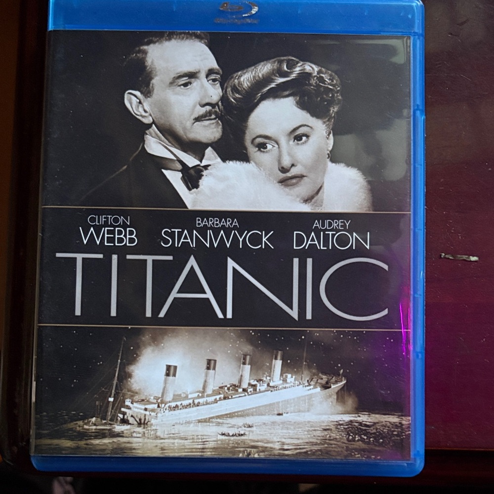 Titanic Blu-ray Disc - Black and Blue Cover